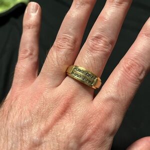 10k Yellow Gold, 14 Diamonds Ring